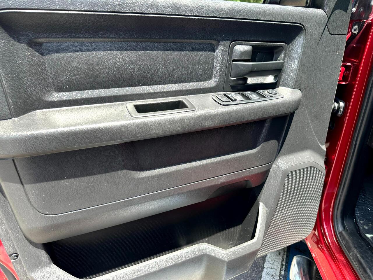 2014 RAM 1500 4WD Crew Cab 140.5&quot; Express Jacksonville FL