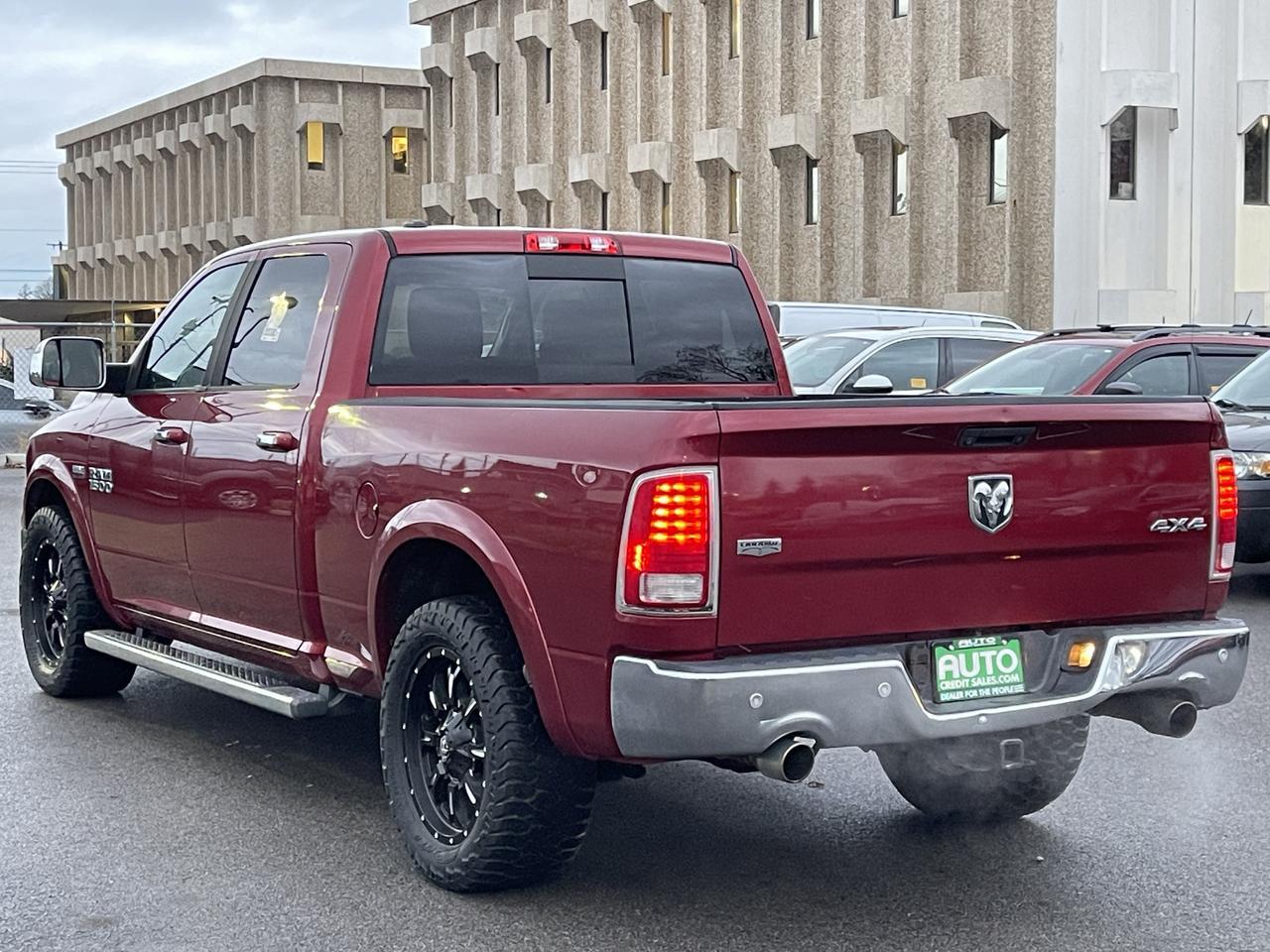 2014 RAM 1500 Laramie Crew Cab LWB 4WD