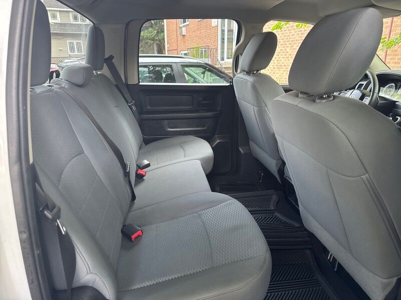 2014 Ram 1500 4WD Crew Cab 140.5 Express Arlington VA