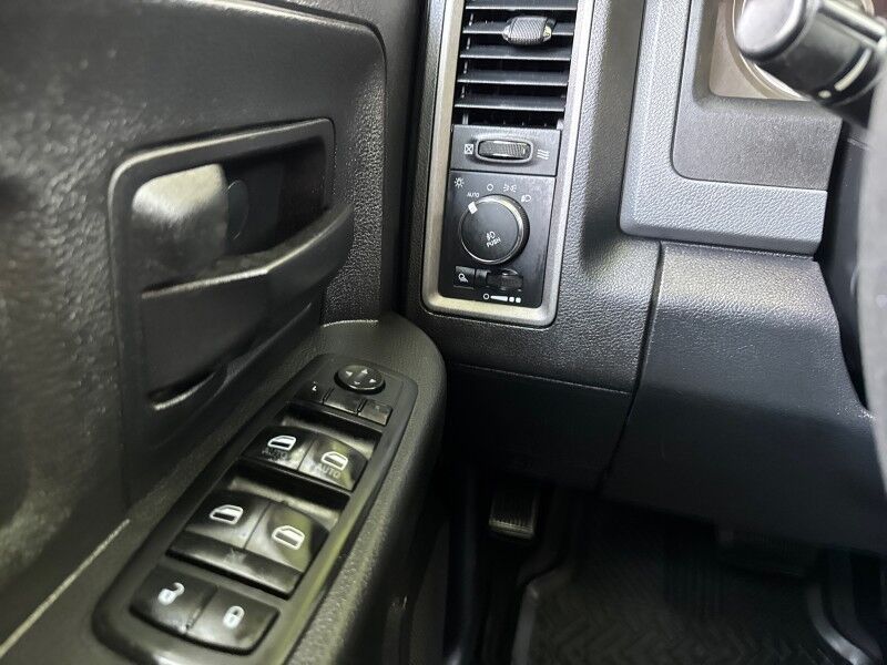 2014 Ram 1500 4WD Crew Cab 140.5 Express Arlington VA