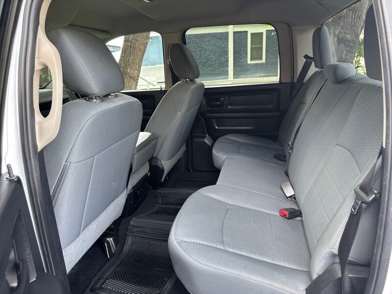 2014 Ram 1500 4WD Crew Cab 140.5 Express Arlington VA