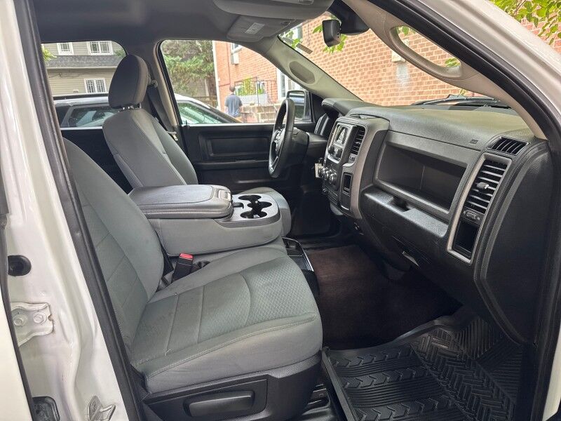 2014 Ram 1500 4WD Crew Cab 140.5 Express Arlington VA