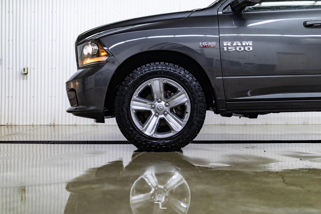 2014 Ram 1500 4x4 Crew Cab Sport Leather Roof Nav Red Deer AB
