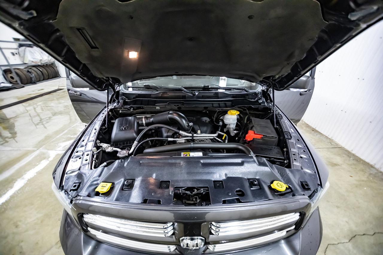 2014 Ram 1500 4x4 Crew Cab Sport Leather Roof Nav Red Deer AB