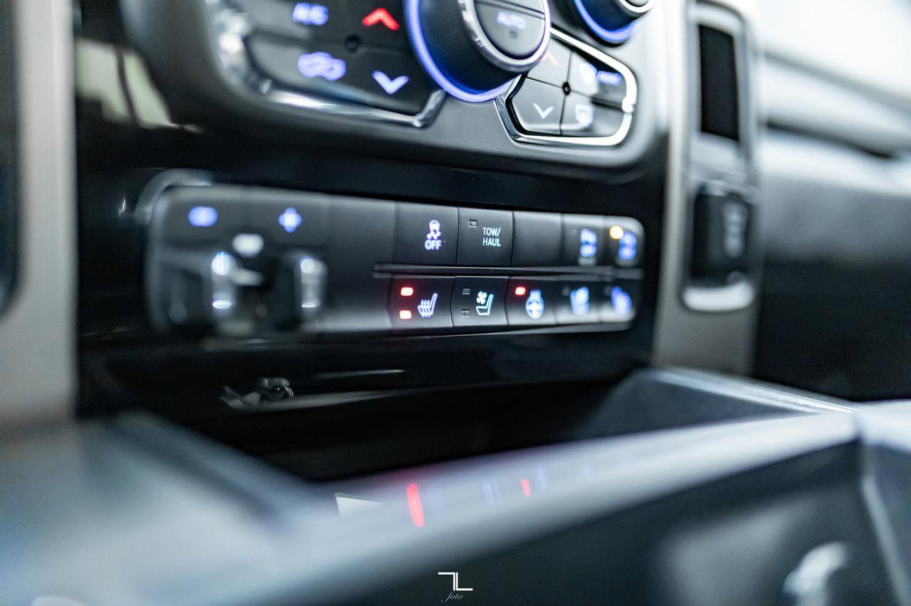 2014 Ram 1500 4x4 Crew Cab Sport Leather Roof Nav Red Deer AB