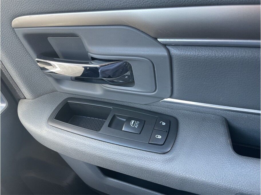 2014 Ram 1500 Crew Cab Outdoorsman Pickup 4D 5 1/2 ft Port Orchard WA