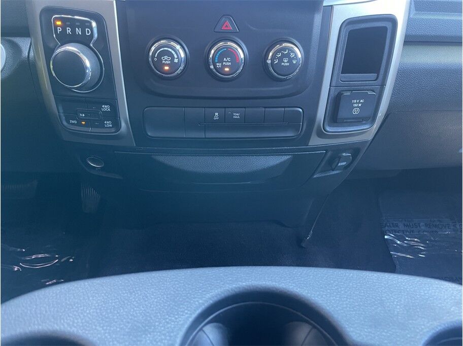 2014 Ram 1500 Crew Cab SLT Pickup 4D 5 1/2 ft Port Orchard WA