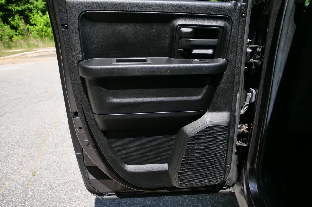 2014 Ram 1500 Express / 5.7L V8 / Popular Equipment Group! Lincolnton NC
