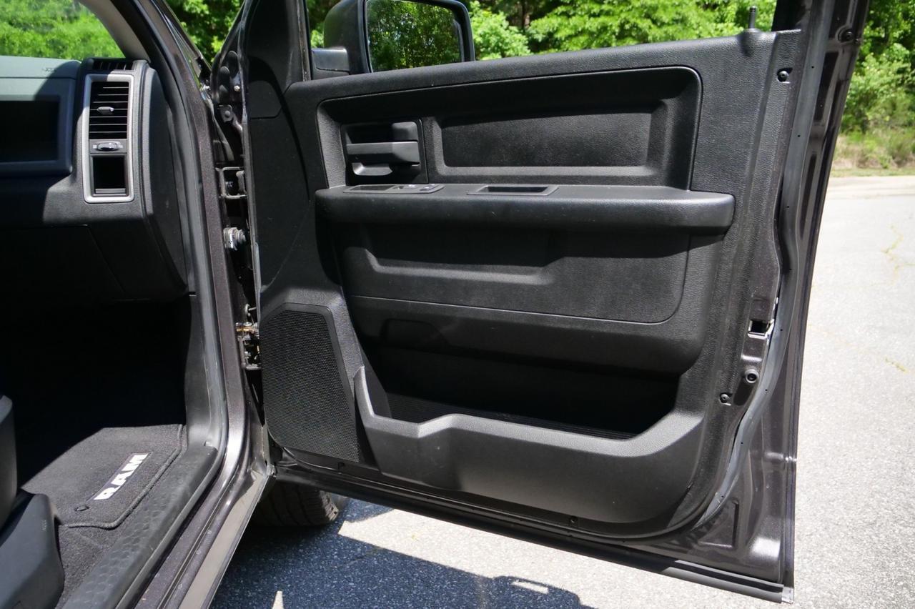 2014 Ram 1500 Express / 5.7L V8 / Popular Equipment Group! Lincolnton NC