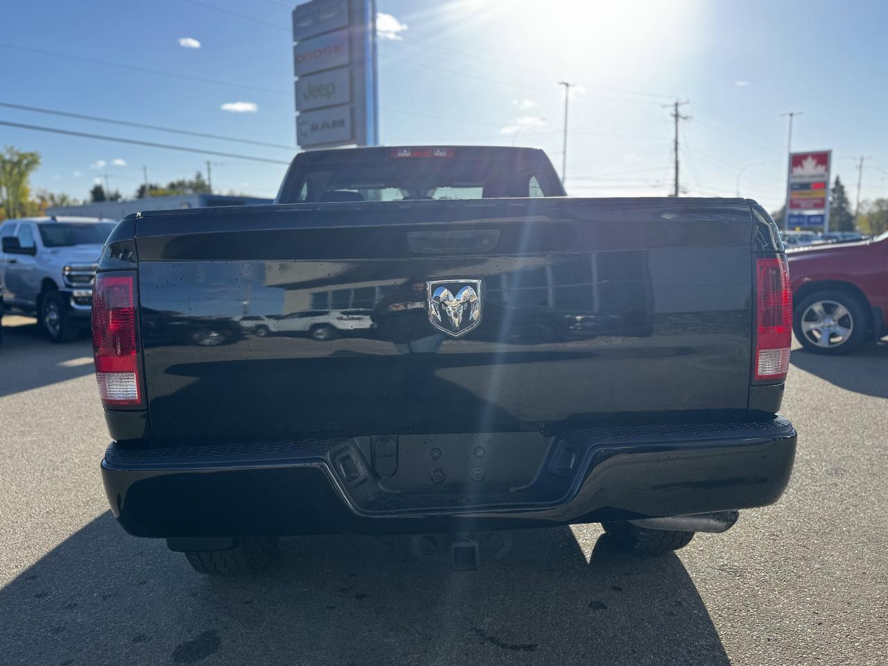 2014 Ram 1500 ST Regular Cab RWD | V8 | Low KMs | 3 Passenger Bench | UConnect 3 Redwater AB