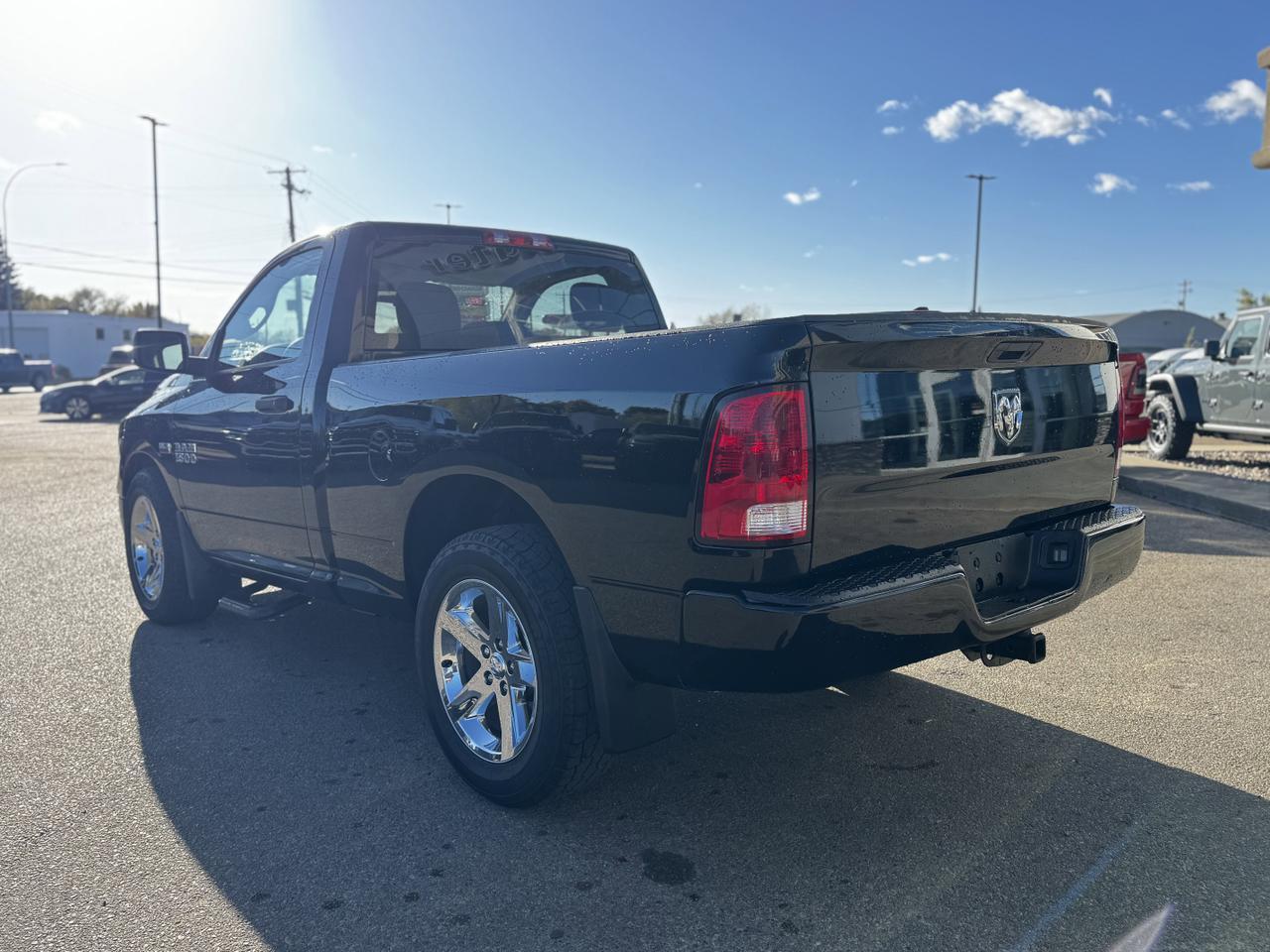 2014 Ram 1500 ST Regular Cab RWD | V8 | Low KMs | 3 Passenger Bench | UConnect 3 Redwater AB