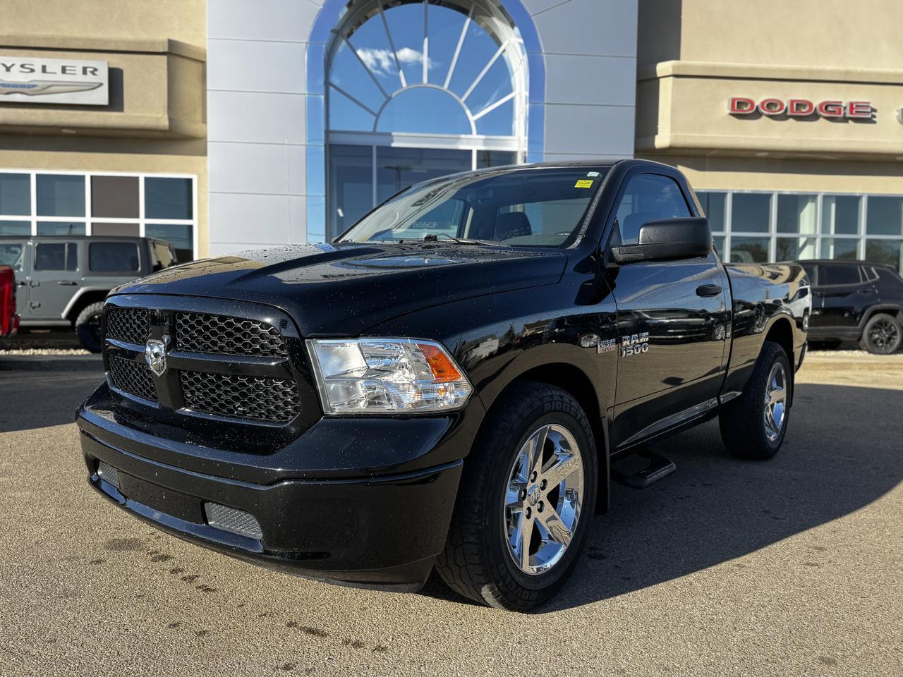 2014 Ram 1500 ST Regular Cab RWD | V8 | Low KMs | 3 Passenger Bench | UConnect 3 Redwater AB
