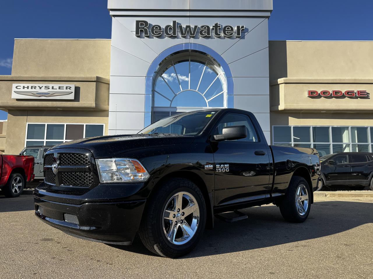 2014 Ram 1500 ST Regular Cab RWD | V8 | Low KMs | 3 Passenger Bench | UConnect 3