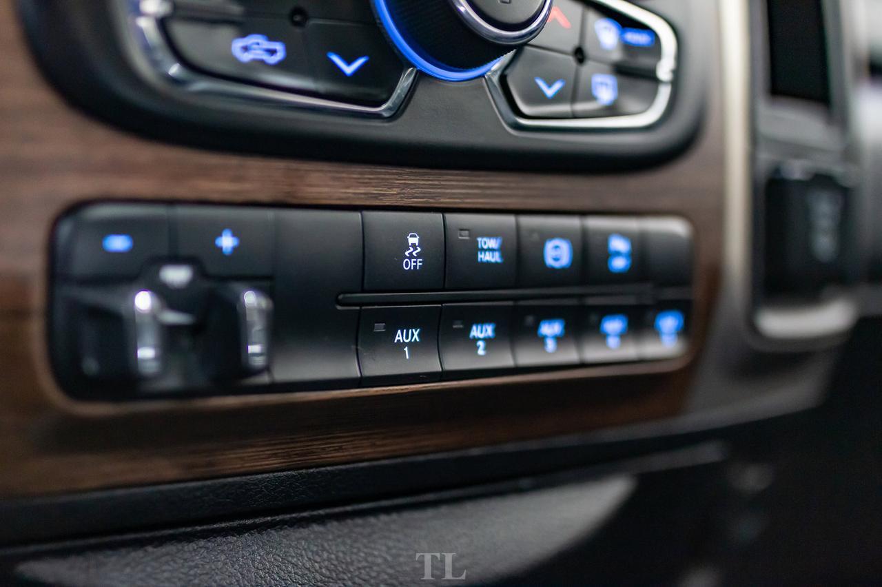 2014 Ram 2500 4x4 Crew Cab Laramie Diesel Leather Roof Nav Red Deer AB