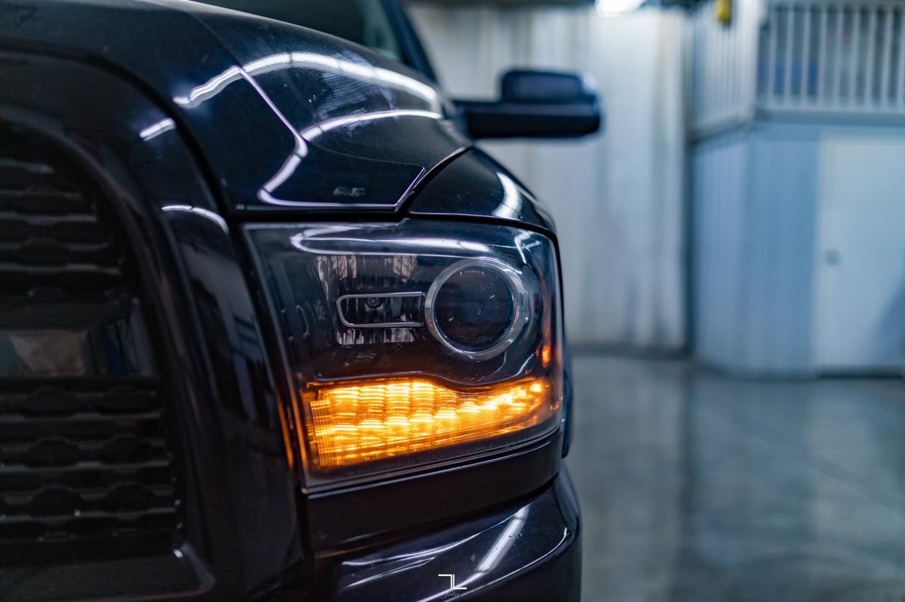 2014 Ram 2500 4x4 Crew Cab Laramie HEMI Leather Roof Nav 2&quot; Level Kit Red Deer AB