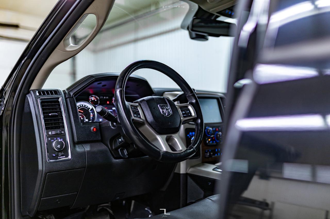 2014 Ram 2500 4x4 Crew Cab Laramie HEMI Leather Roof Nav 2&quot; Level Kit Red Deer AB