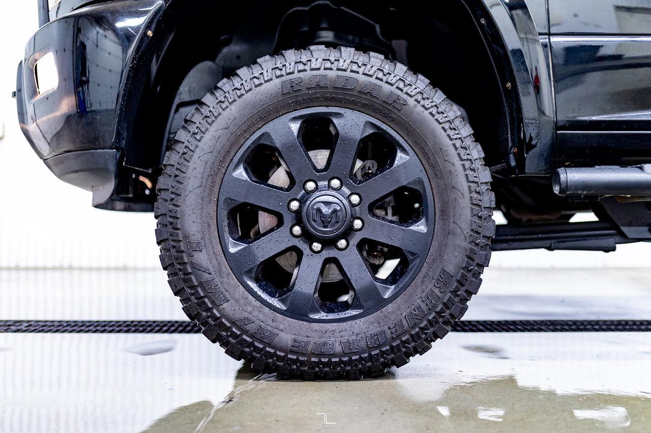 2014 Ram 2500 4x4 Crew Cab Laramie HEMI Leather Roof Nav 2&quot; Level Kit Red Deer AB