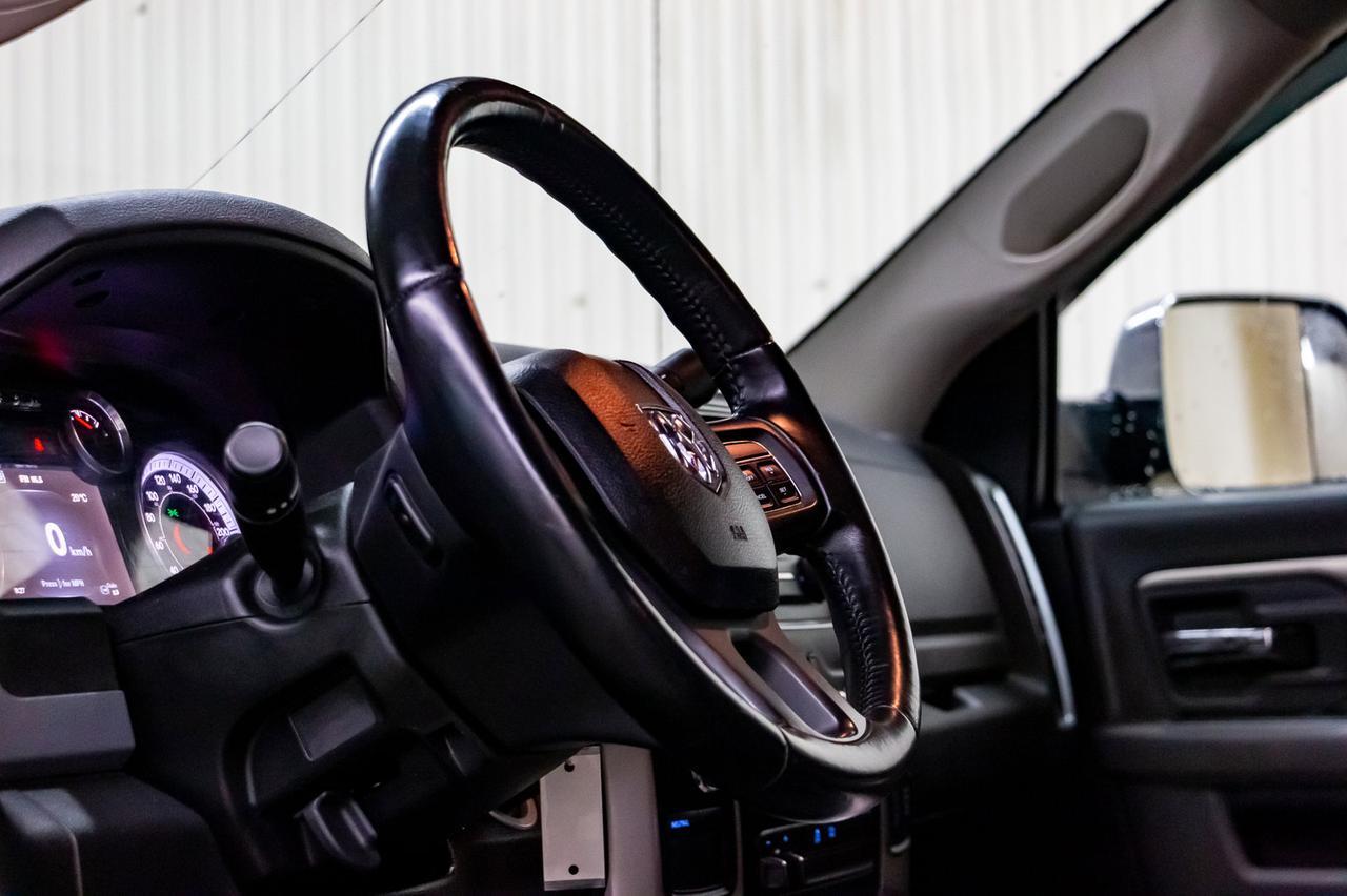 2014 Ram 2500 4x4 Crew Cab SLT HEMI Red Deer AB