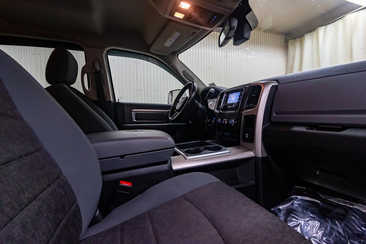 2014 Ram 2500 4x4 Crew Cab SLT HEMI Red Deer AB