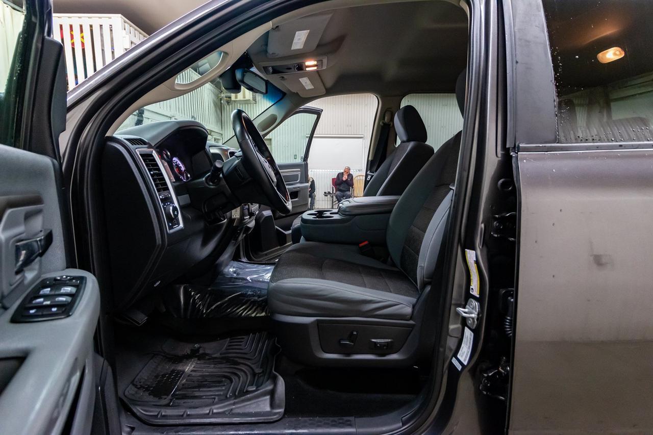2014 Ram 3500 4x4 Crew Cab SLT Dually Diesel AISIN Red Deer AB
