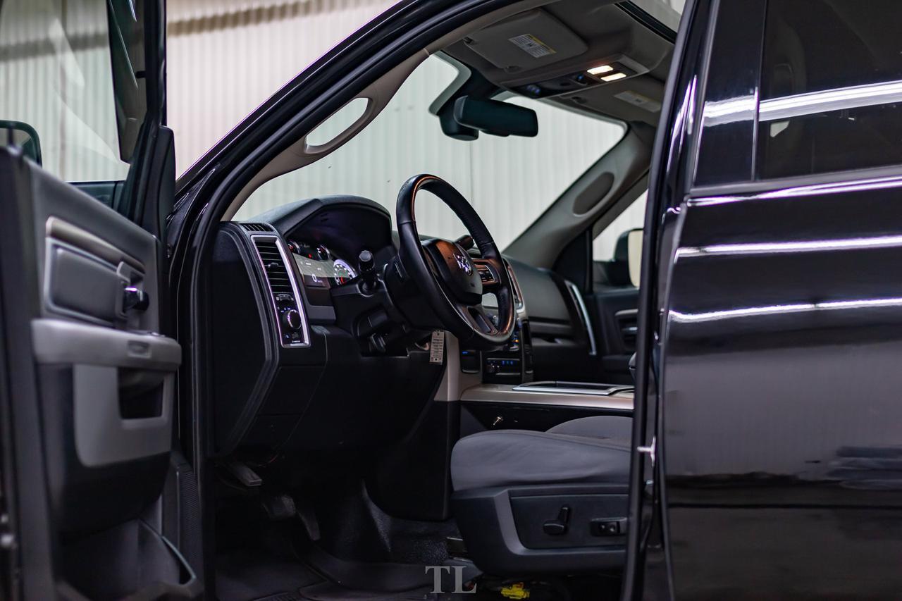 2014 Ram 3500 4x4 Crew Cab SLT Dually Diesel AISIN Red Deer AB