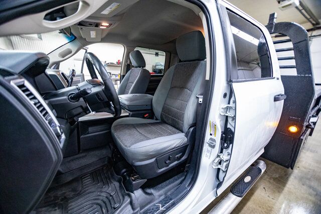 2014 Ram 3500 4x4 Crew Cab SLT HEMI Deck Red Deer AB