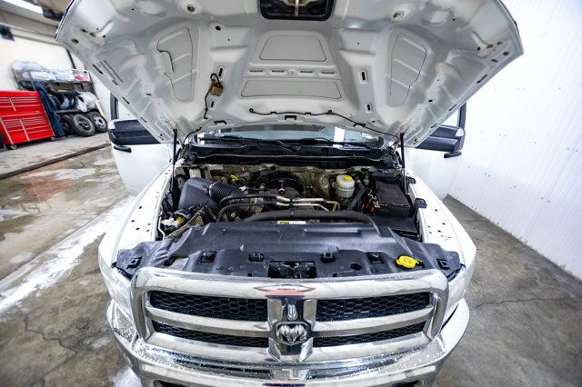 2014 Ram 3500 4x4 Crew Cab SLT HEMI Deck Red Deer AB