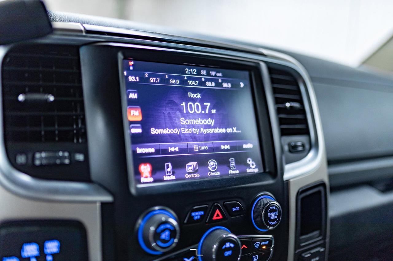 2014 Ram 3500 4x4 Crew Cab SLT HEMI Deck Red Deer AB