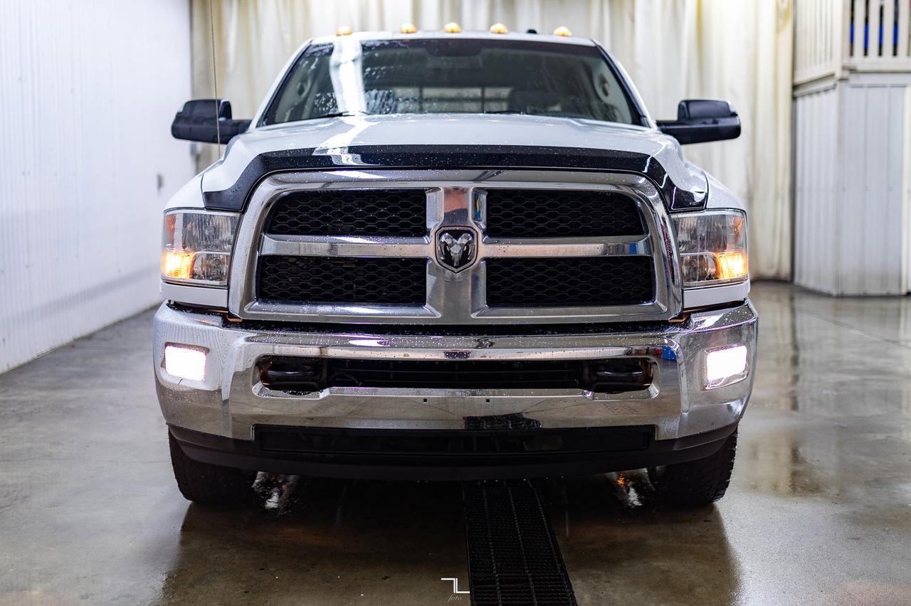 2014 Ram 3500 4x4 Crew Cab SLT HEMI Deck Red Deer AB