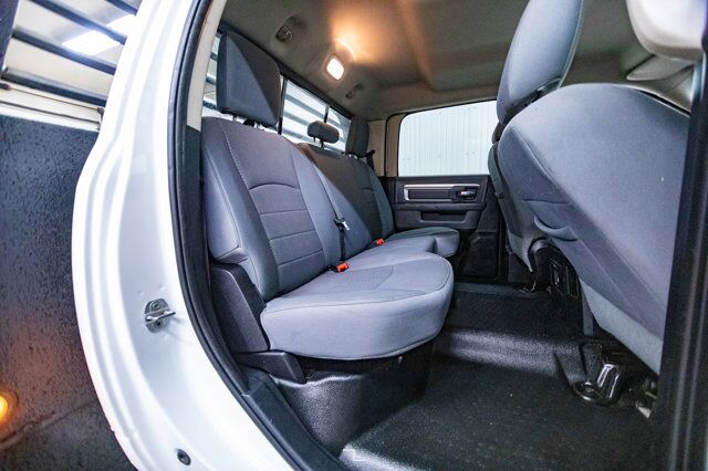 2014 Ram 3500 4x4 Crew Cab SLT HEMI Deck Red Deer AB