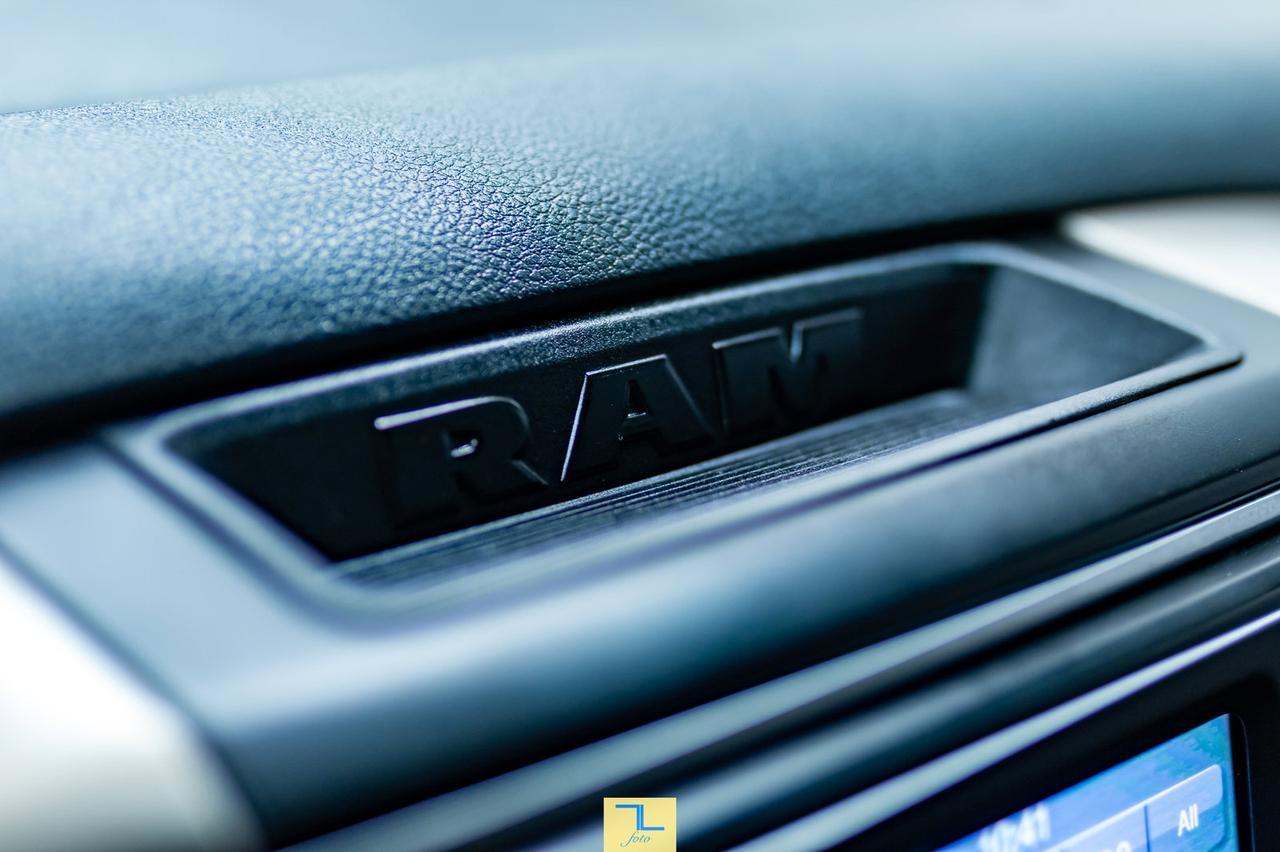 2014 Ram 3500 4x4 Crew Cab SLT HEMI Remote Start Red Deer AB