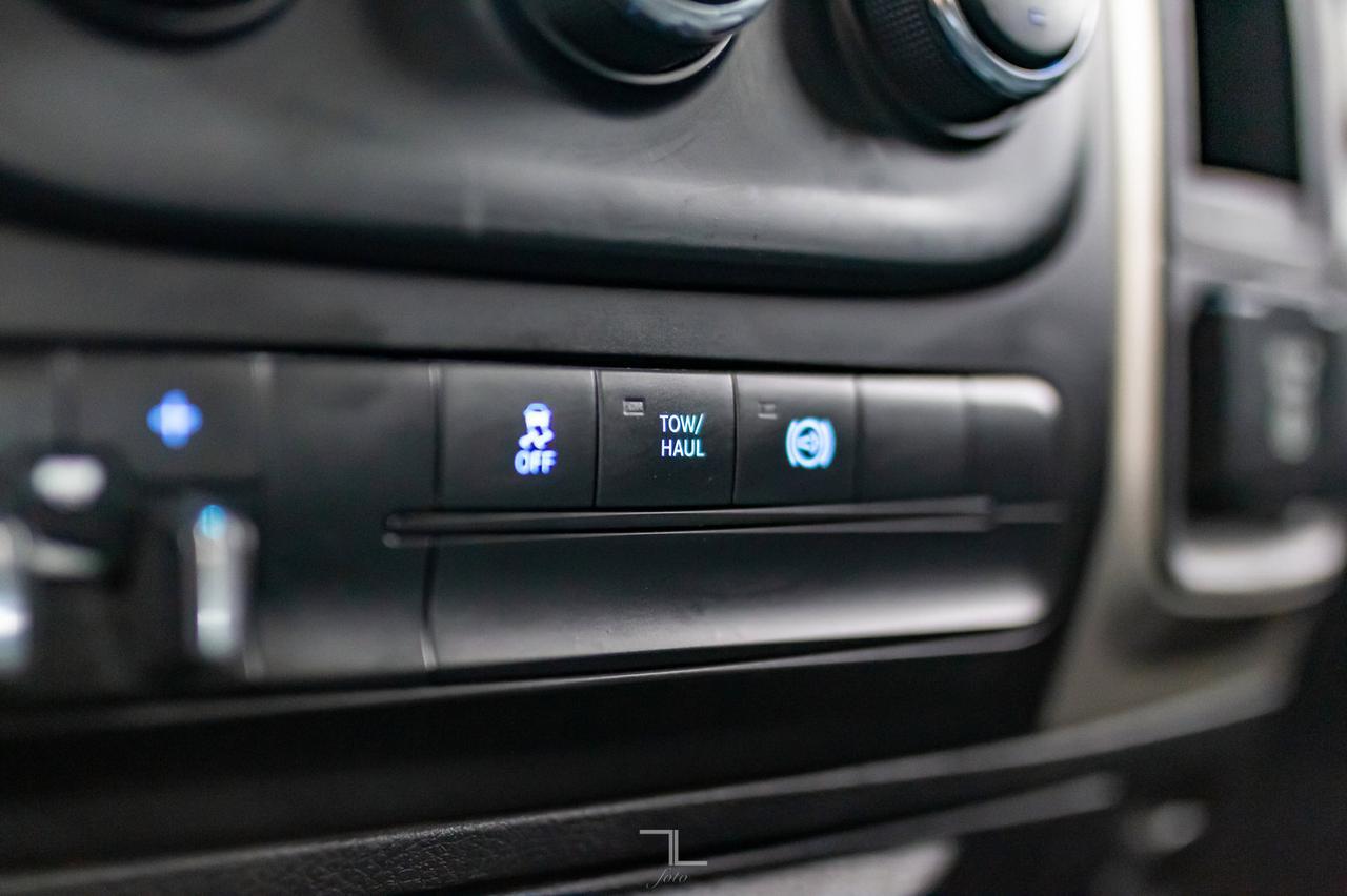 2014 Ram 3500 4x4 Crew Cab SLT Longbox Diesel Red Deer AB