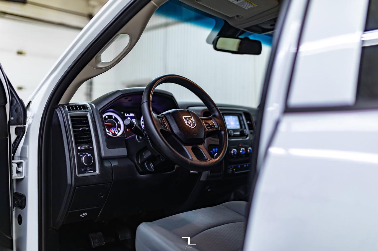 2014 Ram 3500 4x4 Crew Cab SXT Dually Diesel Manual BCam Red Deer AB