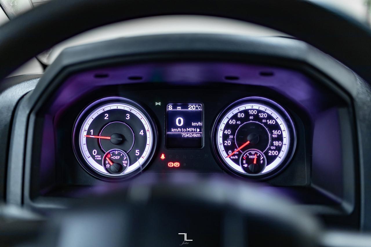 2014 Ram 3500 4x4 Crew Cab SXT Dually Diesel Manual BCam Red Deer AB