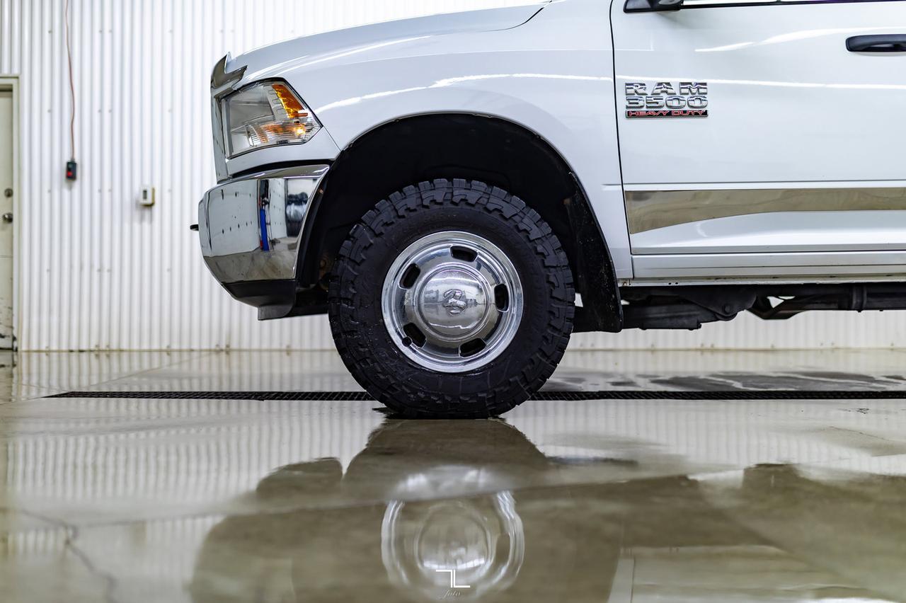 2014 Ram 3500 4x4 Crew Cab SXT Dually Diesel Manual BCam Red Deer AB