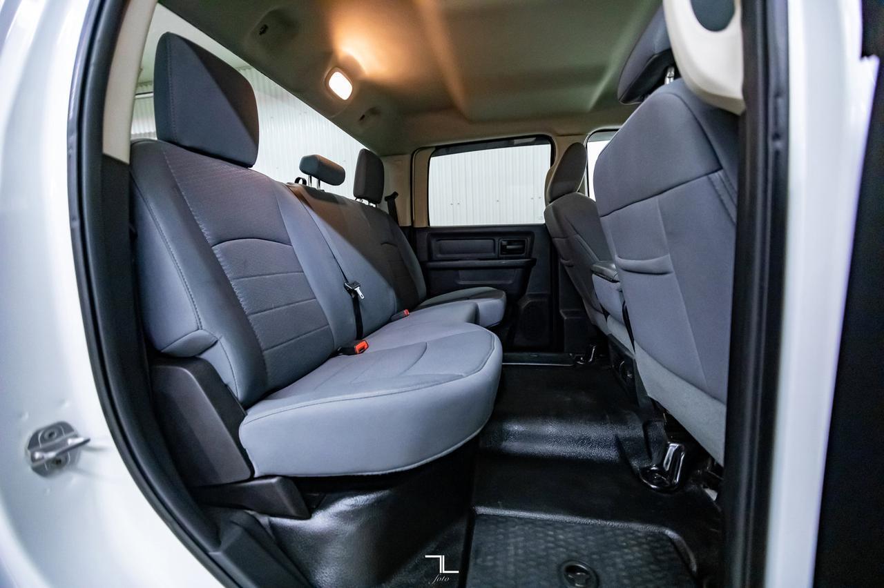 2014 Ram 3500 4x4 Crew Cab SXT Dually Diesel Manual BCam Red Deer AB