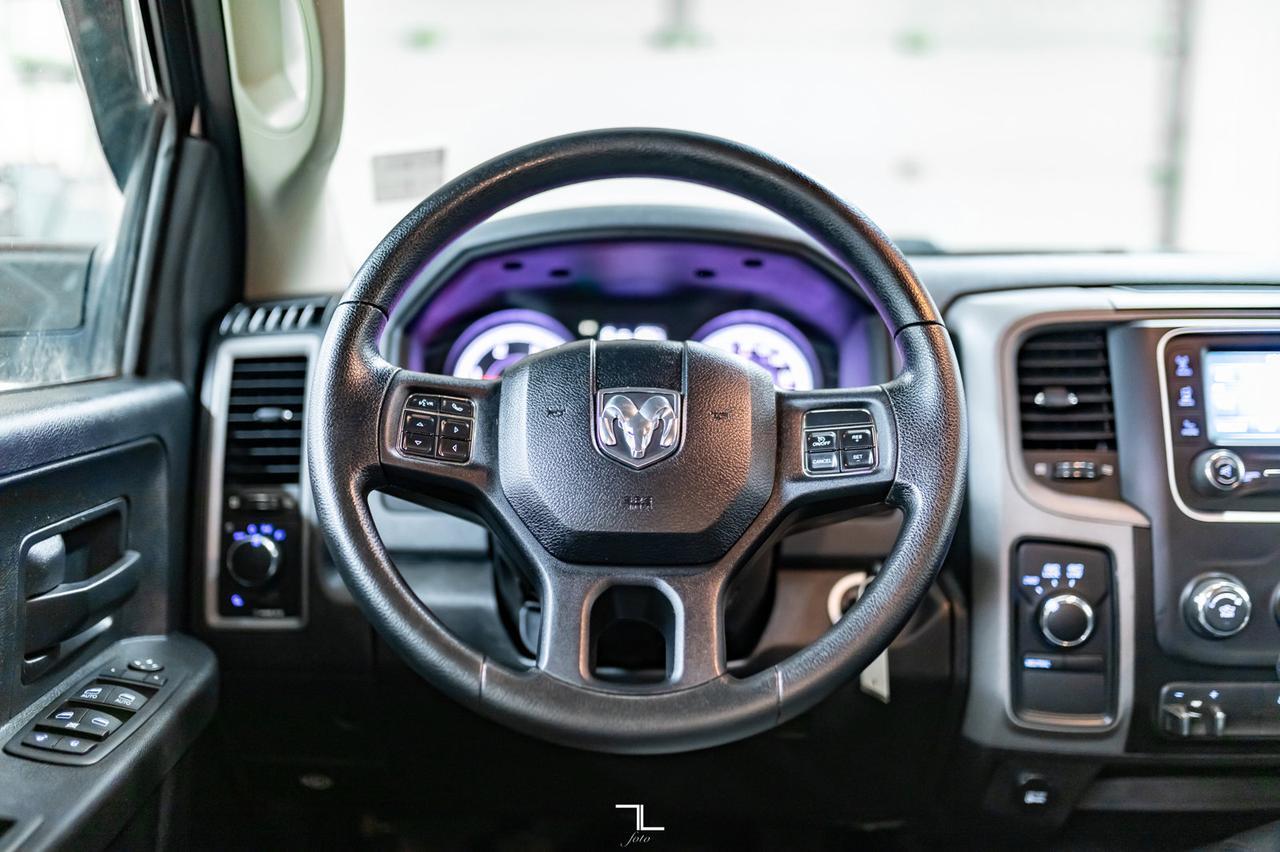 2014 Ram 3500 4x4 Crew Cab SXT Dually Diesel Manual BCam Red Deer AB