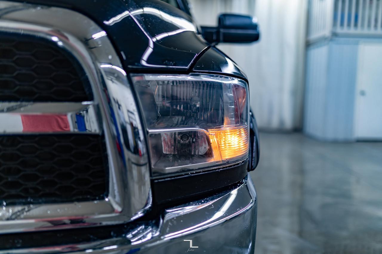 2014 Ram 3500 4x4 Crew Cab SXT Dually HEMI Red Deer AB