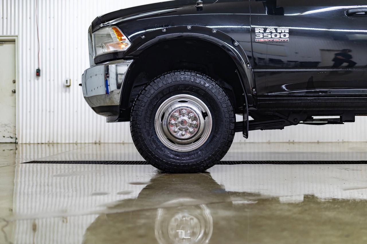 2014 Ram 3500 4x4 Crew Cab SXT Dually HEMI Red Deer AB