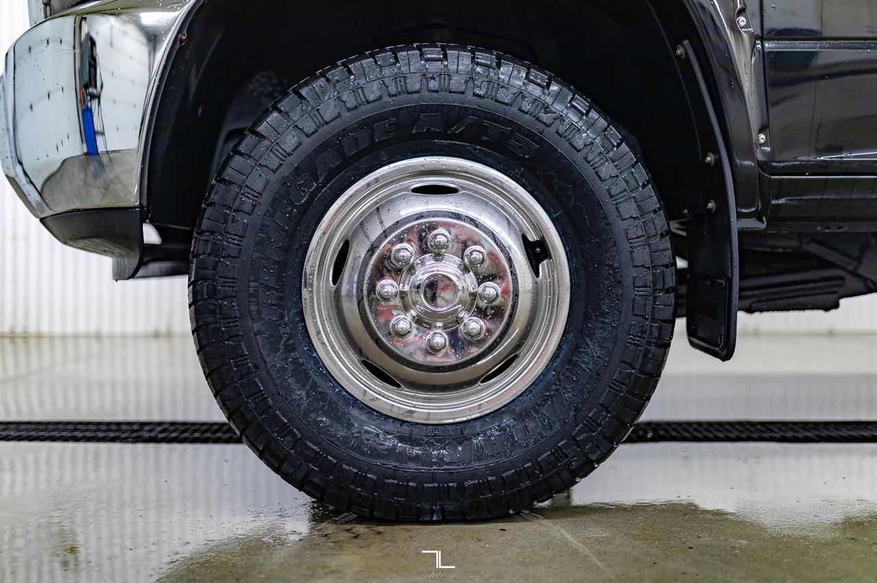 2014 Ram 3500 4x4 Crew Cab SXT Dually HEMI Red Deer AB