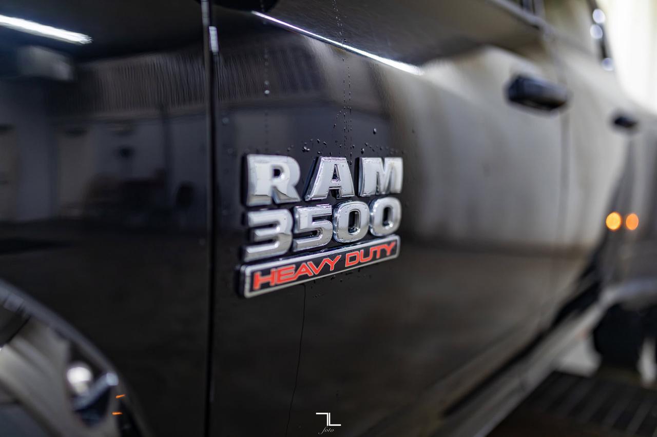 2014 Ram 3500 4x4 Crew Cab SXT Dually HEMI Red Deer AB