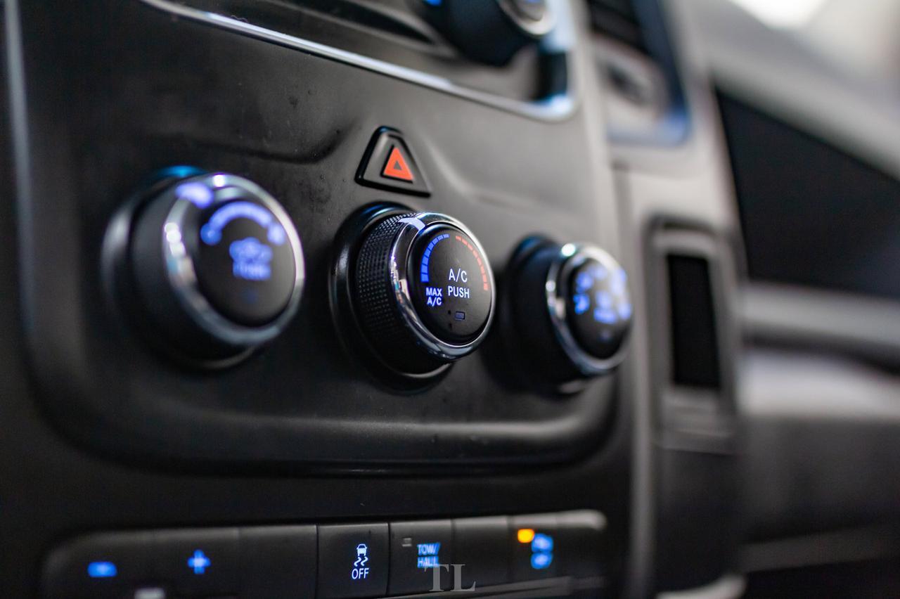 2014 Ram 3500 4x4 Crew Cab SXT HEMI BCam Red Deer AB