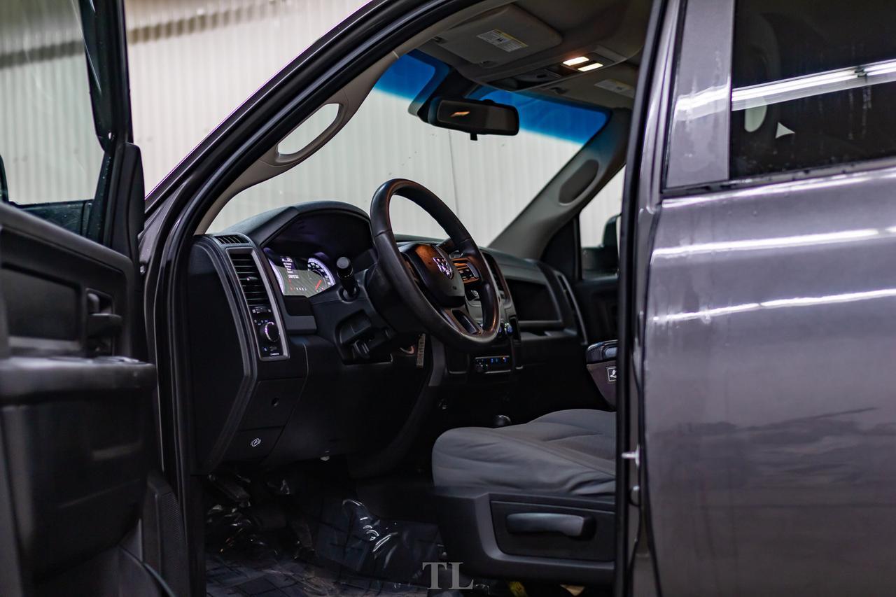 2014 Ram 3500 4x4 Crew Cab SXT HEMI BCam Red Deer AB