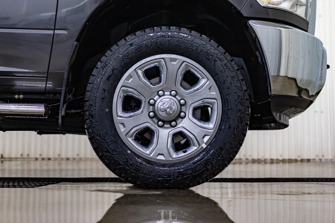 2014 Ram 3500 4x4 Crew Cab SXT HEMI BCam Red Deer AB