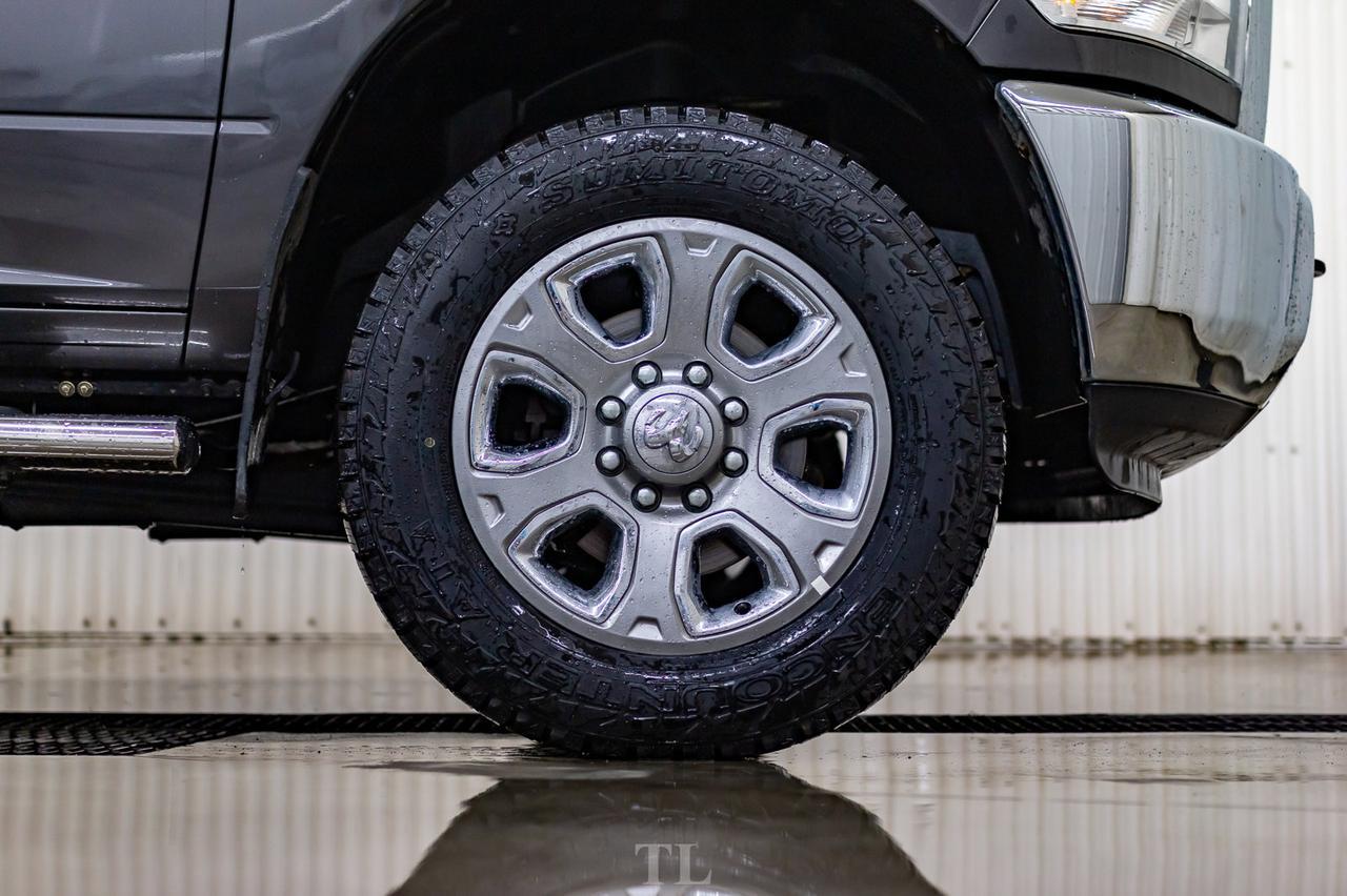 2014 Ram 3500 4x4 Crew Cab SXT HEMI BCam Red Deer AB