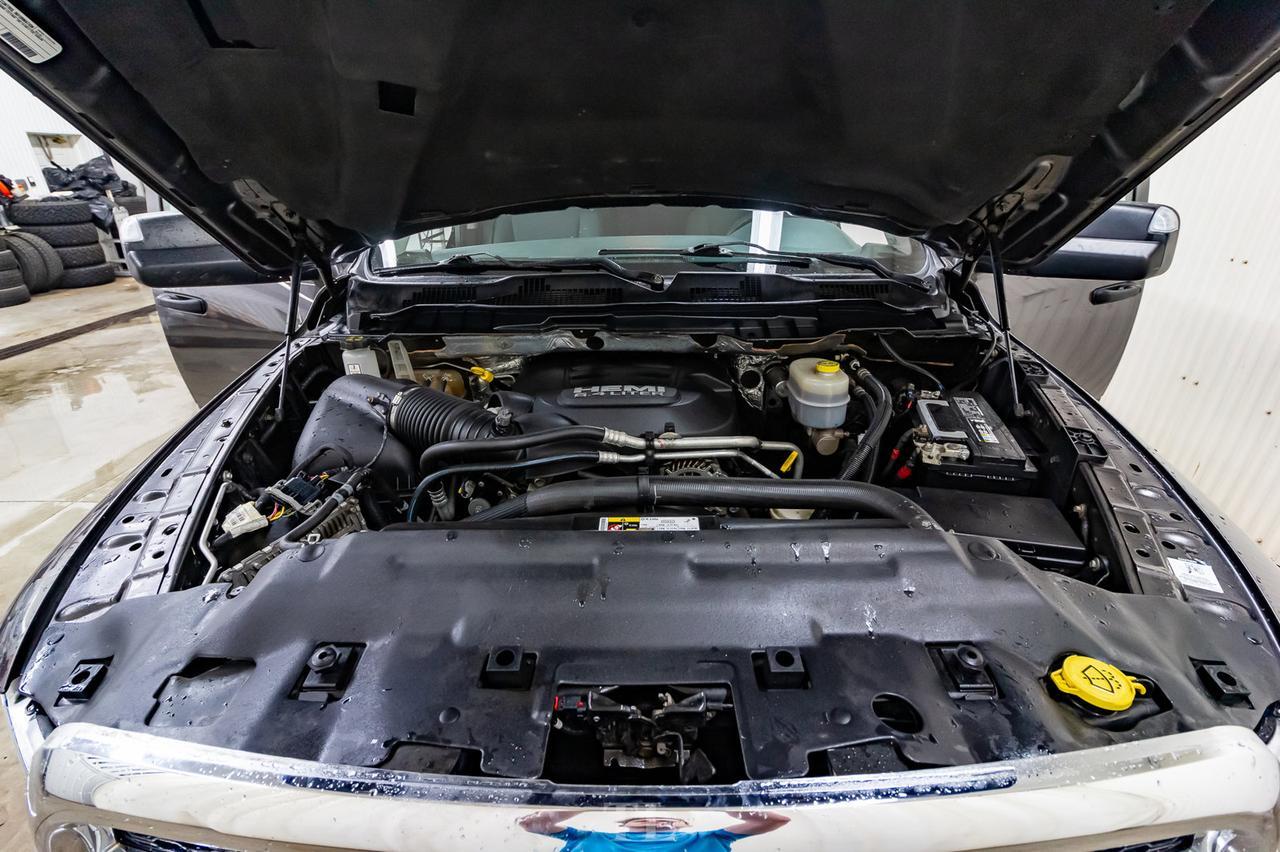 2014 Ram 3500 4x4 Crew Cab SXT HEMI BCam Red Deer AB