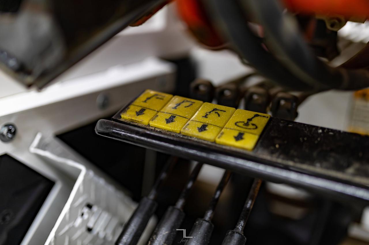 2014 Ram 5500 4x4 Crew Cab ST Picker Diesel AISIN Red Deer AB