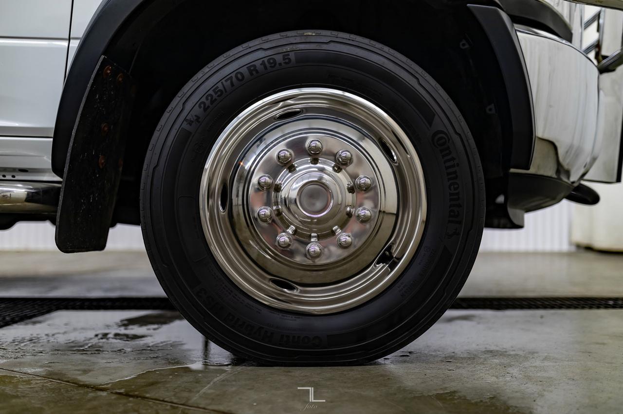 2014 Ram 5500 4x4 Crew Cab ST Picker Diesel AISIN Red Deer AB