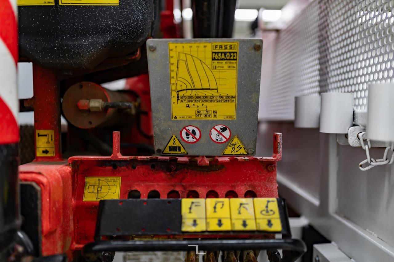 2014 Ram 5500 4x4 Crew Cab ST Picker Diesel AISIN Red Deer AB