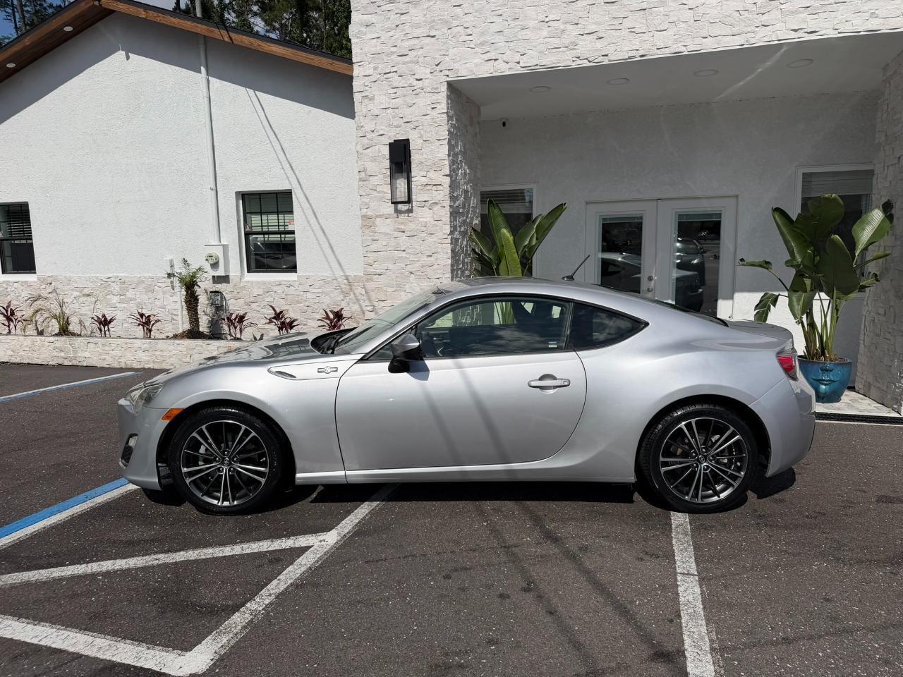 2014 Scion FR-S 2dr Cpe Auto (Natl)